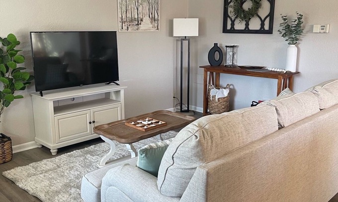 Taylor House | Modern 2-bedroom townhome with fenced yard in welcoming Taylor