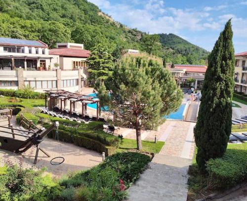 Sandanski Apartment | Modern 2BDRM in 5* Resort & pool
