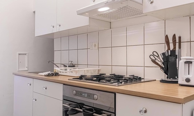 Rudolfsheim-Funfhaus Apartment | Modern 2BR Apt Near Westbahnhof