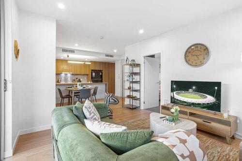 Kangaroo Point Apartment | Modern 2BR near The Gabba & BBQ