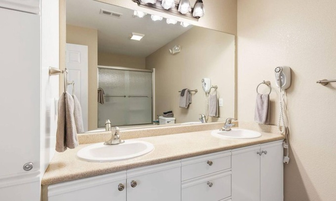 Branson Condo | Modern 3-bed 3-bath Condo - No Stairs! New kitchen!