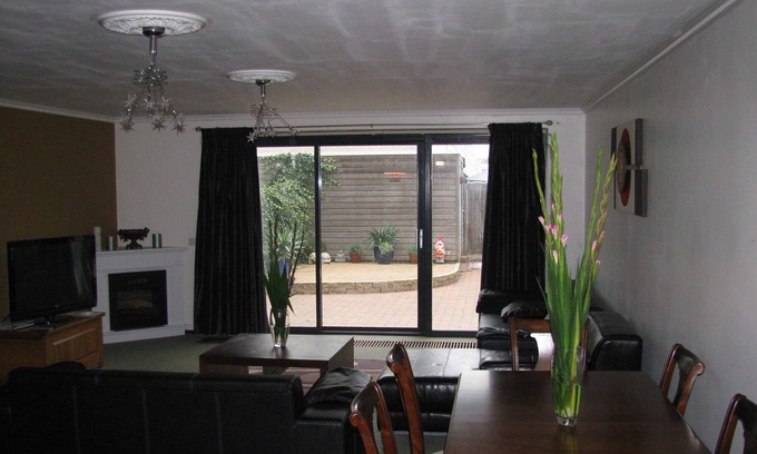 Eilandenbuurt House | Modern 4 bedroom house 25 minutes from Amsterdam near the Almere yachting club