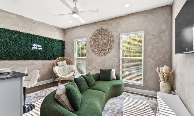 Atlanta House | Modern 4BR/4BA Escape 10 Min to Downtown ATL