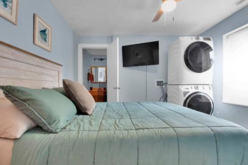 Bloomington House | Modern 4BR House in Bloomington