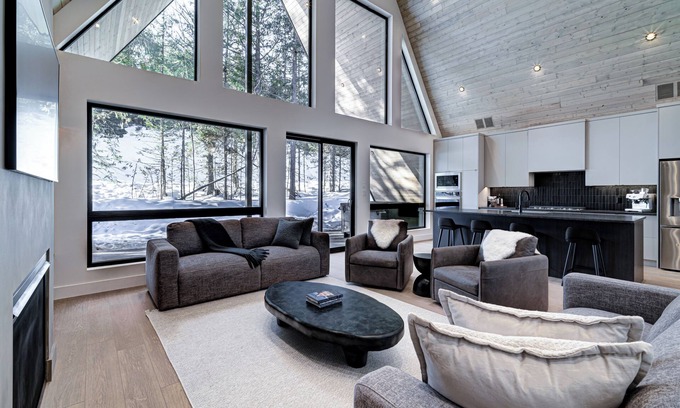 East Kootenay House | Modern A-Frame | Ski In | Hot Tub | Fernie Alpine Resort