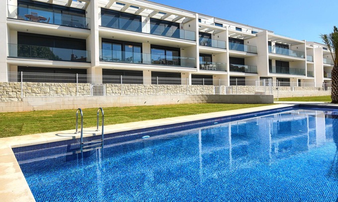 Javea Apartment | Modern and comfortable apartment in Javea, Costa Blanca, Spain with communal pool for 6 persons