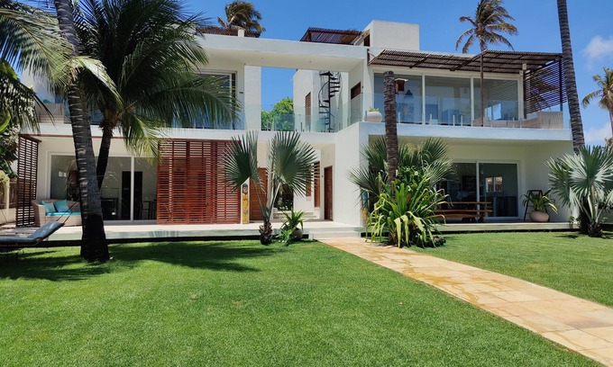 Acarai Apartment | Modern apartment in a small scale exclusive condominium Guajiru beach. (apto#1).