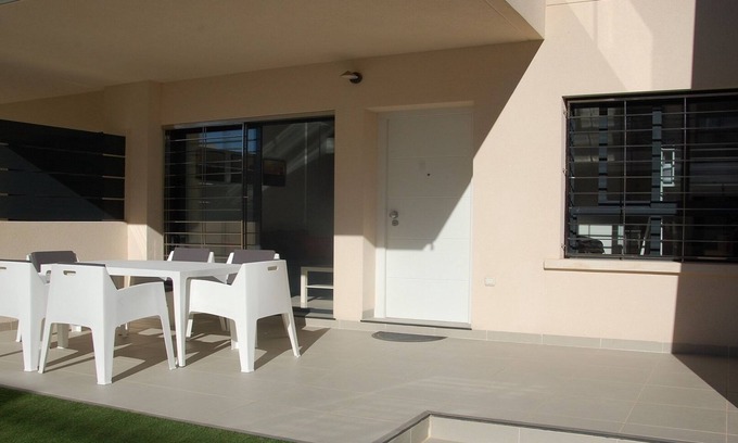 Pueblo Latino Apartment | Modern apartment 250 m from the sea with south facing terrace and swimming pool