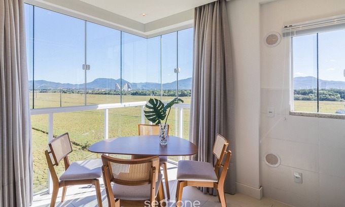 Porto Belo Apartment | Modern Apartment with barbecue in Porto Belo LDA0703