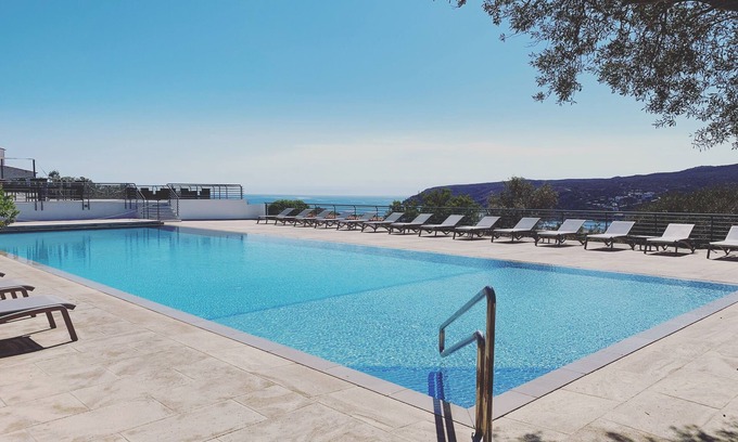 Cadaques Resort | Modern apartment with views of the bay of Cadaqués