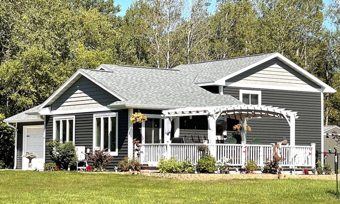 Ironwood House | Modern Attached garage Dog friendly ATV & Sled friendly