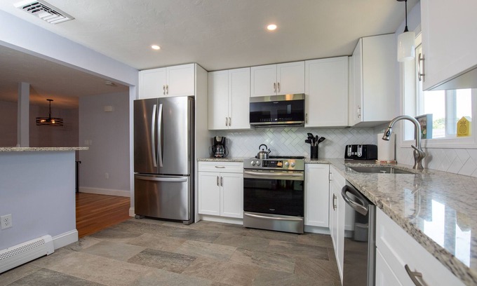 Manomet House | Modern Beach House - Just renovated 4 Bedroom Family Home