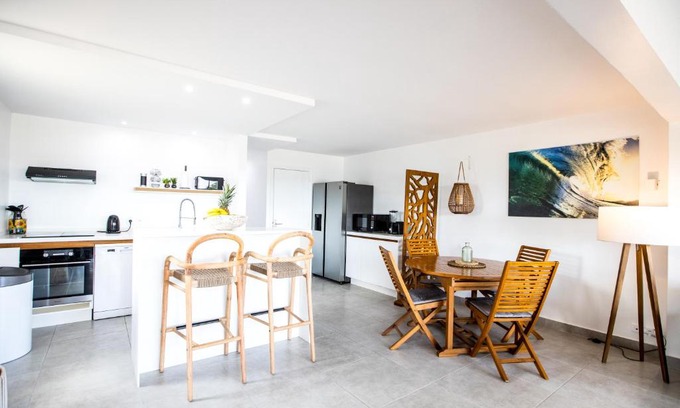 Nettle Bay House | Modern Beach Villa 1150