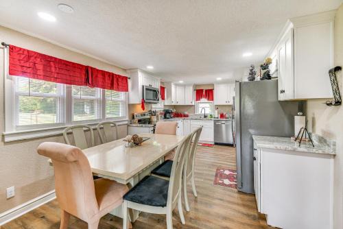 Cape Charles House | Modern Cape Charles Home 1 Mi to Kiptopeke Beach!