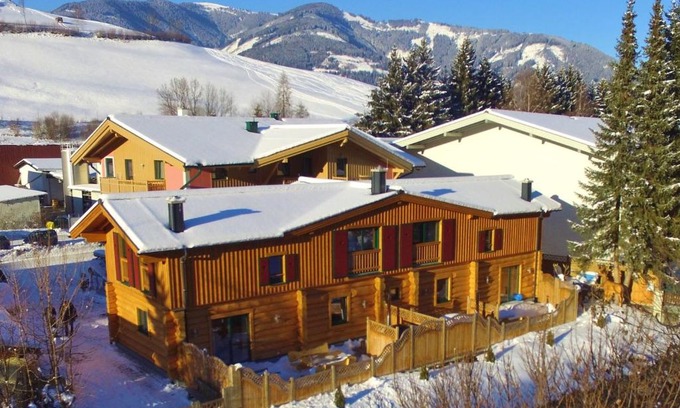 Kaprun Ski Chalet | Modern Chalet in Kaprun with Jacuzzi