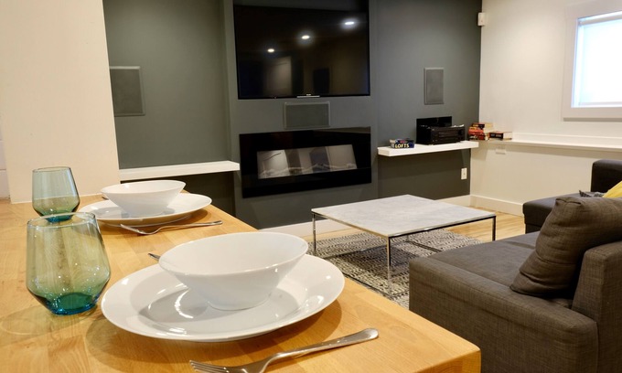 Kensington-Cedar Cottage House | Modern & Charming 3BR Suite in Character Home