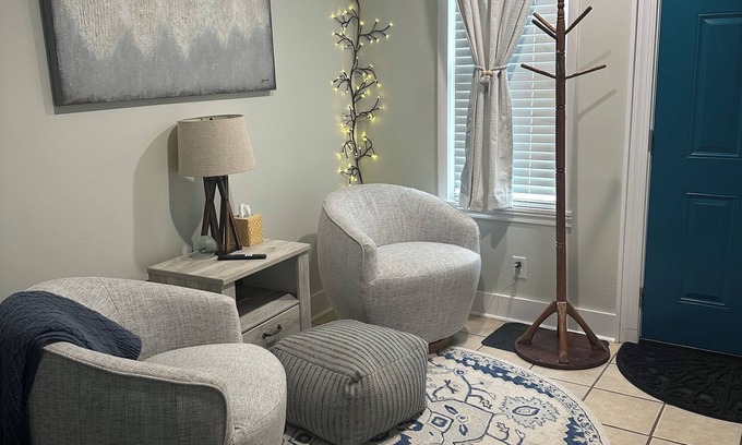 New Oxford Apartment | Modern Comfort at the 340 Loft -Near Gettysburg & Antiques