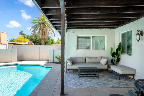 Litchfield Park House | Modern Comfort Pool BBQ Prime Location