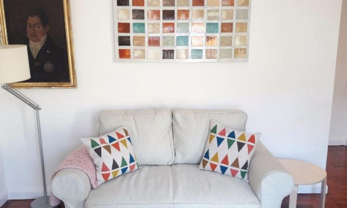Santo Condestavel Apartment | Modern Cosy Flat with Terrace in Campo de Ourique.