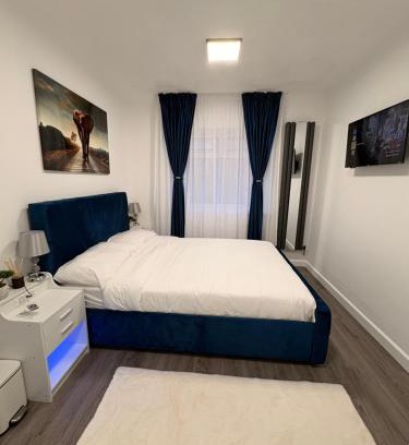 Ely House | Modern En-Suite Double Bedroom in Cardiff with Private Entrance