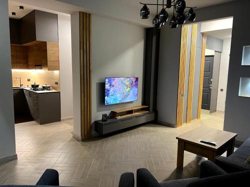 Nor-Nork Apartment | Modern Family Comfort: Yerevan/Wi-Fi, Balcony, AC