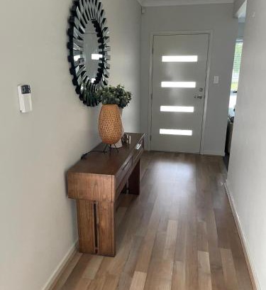 Deebing Heights House | Modern Four Bedroom Holiday Home Available in Deebing Heights