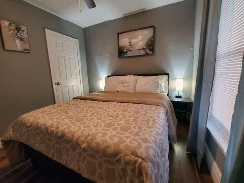 Niagara Falls Apartment | Modern Getaway, Single Bedroom Full Apartment