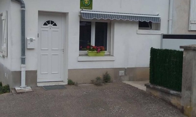 Vincey Cottage | Modern Gîte with Easy Access to Local Attractions & Amenities