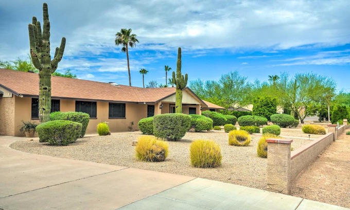Deer Valley House | Modern Glendale Desert Destination with Patio!