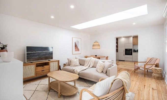 Fitzroy House | Modern Haven in Vibey Fitzroy Walk to shops