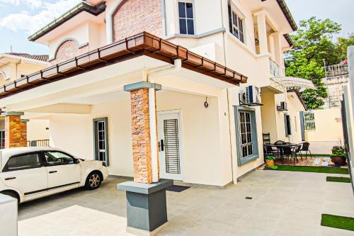 Kajang House | Modern Home at Kajang by HCK