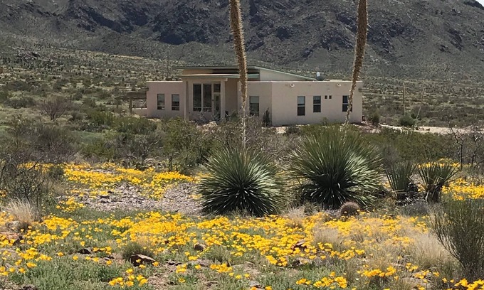 Mesilla Park House | Modern home boarding desert wilderness and National Organ Mountain Monument .n