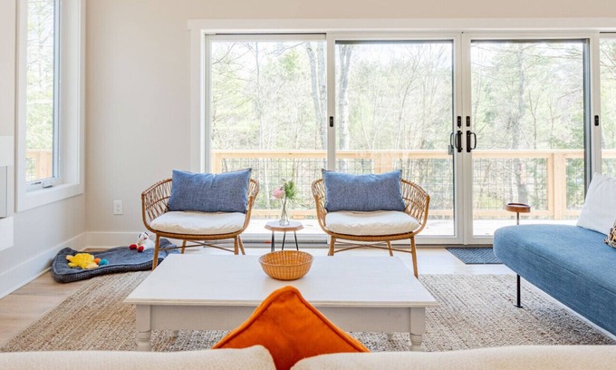 Sparrow Bush House | Modern Home w/ Creek Views near the Delaware River