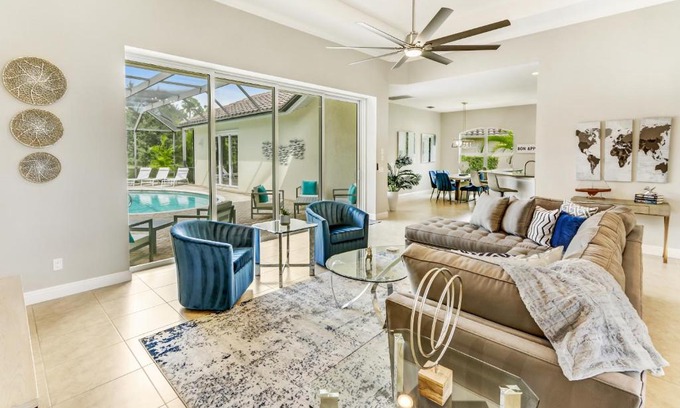 Central Naples House | Modern home w screened pool, hot tub, & comm amenities!