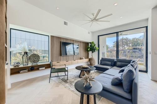 Bouldin House | Modern House Downtown View with Pool & Hot Tub