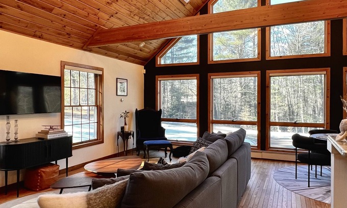 White Haven Ski Chalet | Modern Jack Frost Ski Chalet in the Poconos