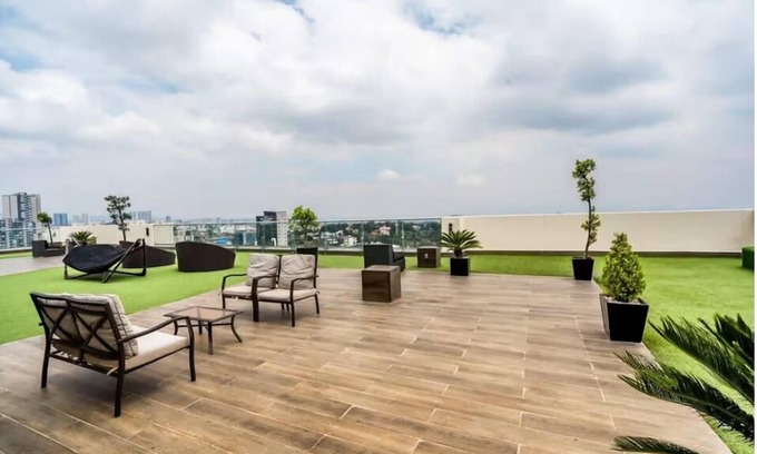 Huixquilucan Apartment | Modern Loft with Gym & Roof Interlomas