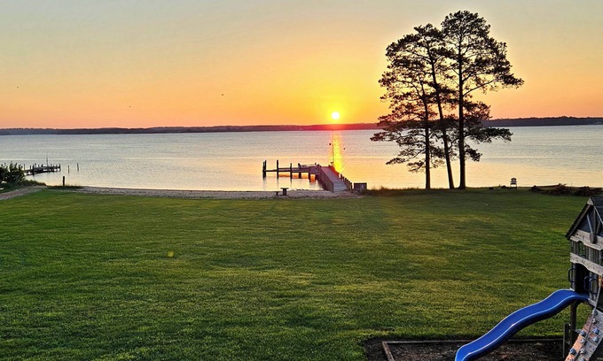 Sharps House | Modern luxury estate with private beach & dock! n