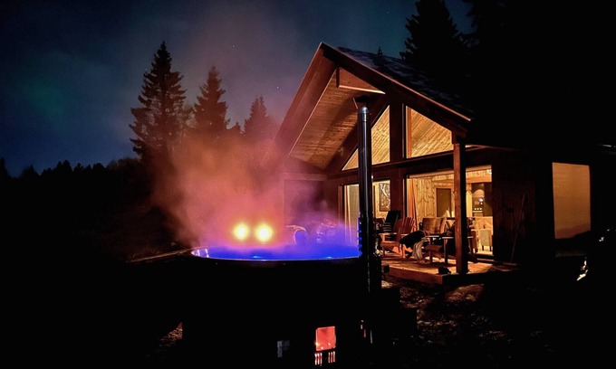 Gol Municipality Cabin | Modern Mountain Cabin - Outdoor Hot Tub - 8 Beds