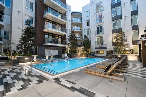 Hollywood Apartment | Modern Muse 2 bed Apt in Hollywood CA with FREE PARKING
