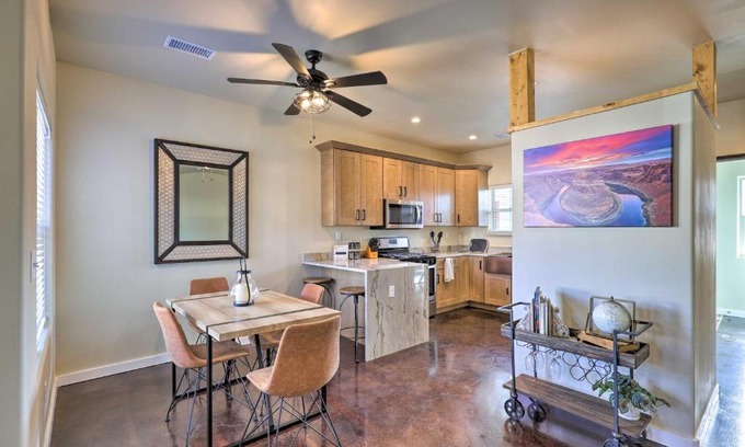 Williams House | Modern Retreat 3 Blocks to Dtwn Williams and Rte 66