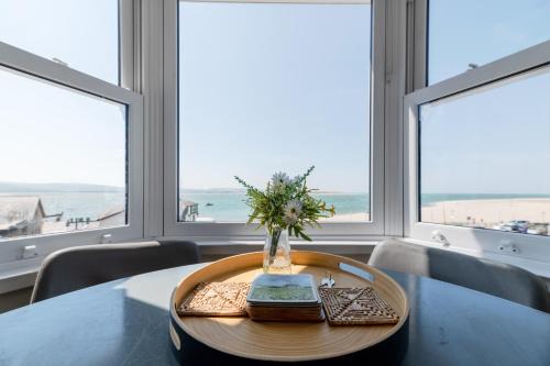 Aberdovey Apartment | Modern Sea View Apartment