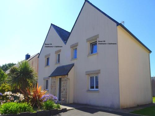 Saint-Quay-Portrieux House | Modern semi-detached house with terrace, Saint-Quay-Portrieux