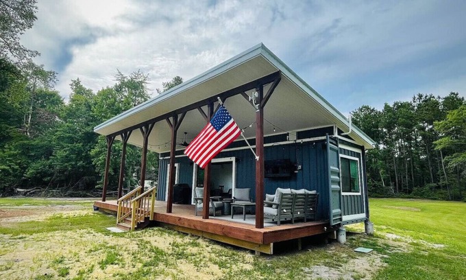 Rocky Point Cabin | Modern Shipping Container Cabin