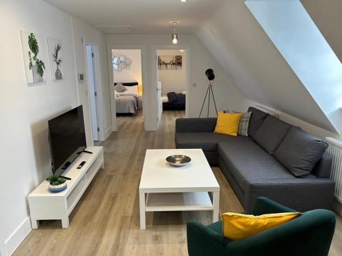 Ipswich Apartment | Modern Stay-Walk to Everything 6