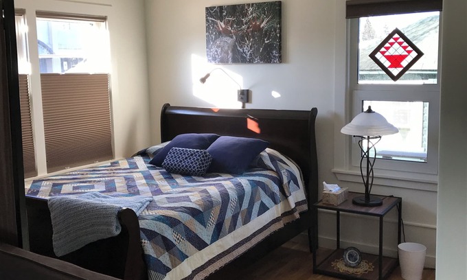 Fairbanks Apartment | Modern Studio in Heart of Downtown Fairbanks - beautifully renovated & clean