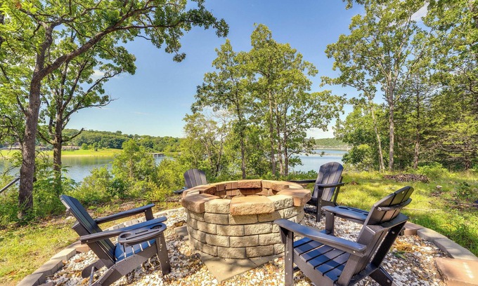 Shell Knob House | Modern Table Rock Lake Retreat w/Deck & Views!
