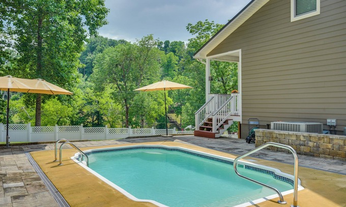 Lynchburg House | Modern Tims Ford Lake Home w/Private Dock & Pool!