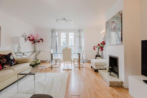 Bermondsey House | Modern Tower Bridge 3BR House