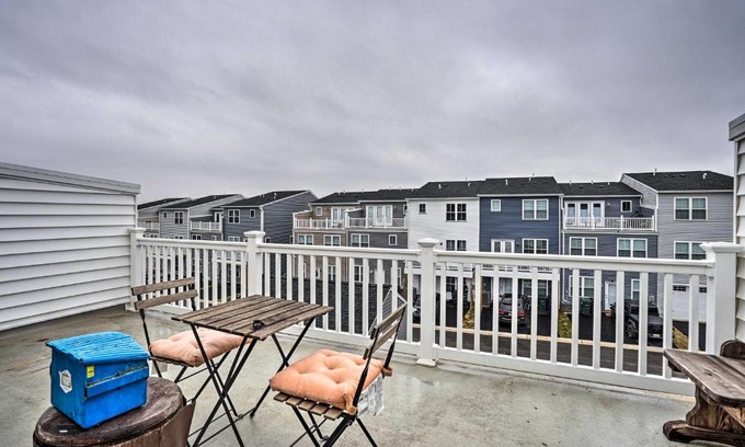 Frederick House | Modern Townhome 4 Mi to Downtown Frederick!